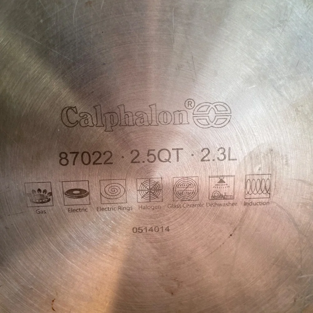 CALPHALON 87022, 2.5 QT/2.3L pot, NO LID,‎ Pre-owned SAUCE PAN.